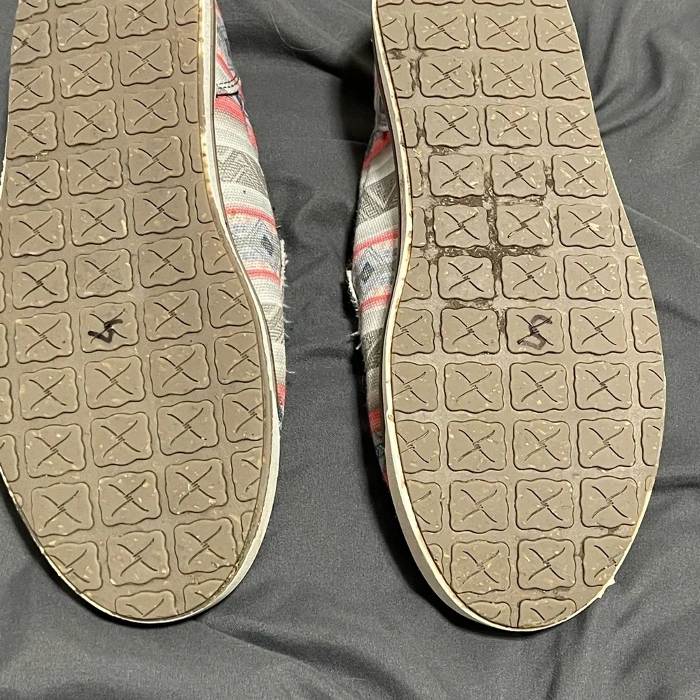 Twisted X Aztec Trendy Kids Slip-On Shoes - Gray and Pink